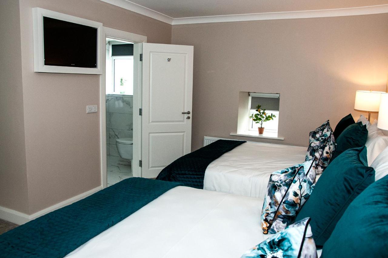 The Dolphin Hotel Crossmolina Extérieur photo