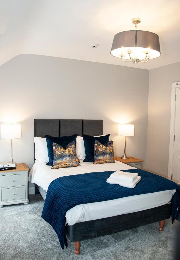 The Dolphin Hotel Crossmolina Extérieur photo