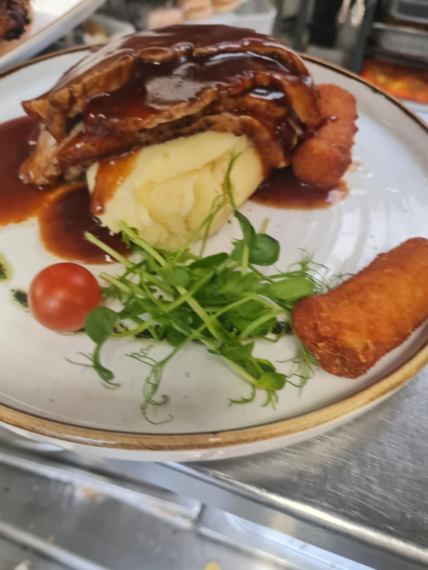 The Dolphin Hotel Crossmolina Extérieur photo