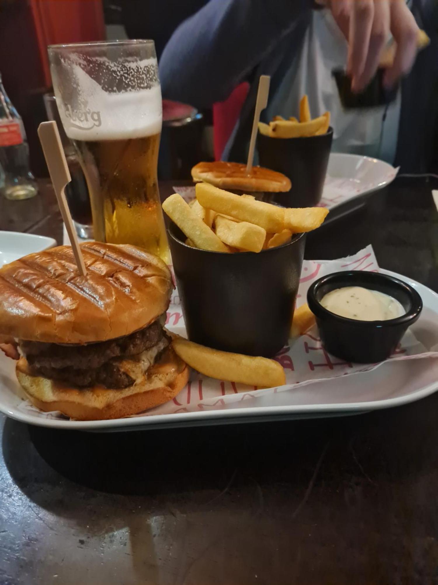The Dolphin Hotel Crossmolina Extérieur photo